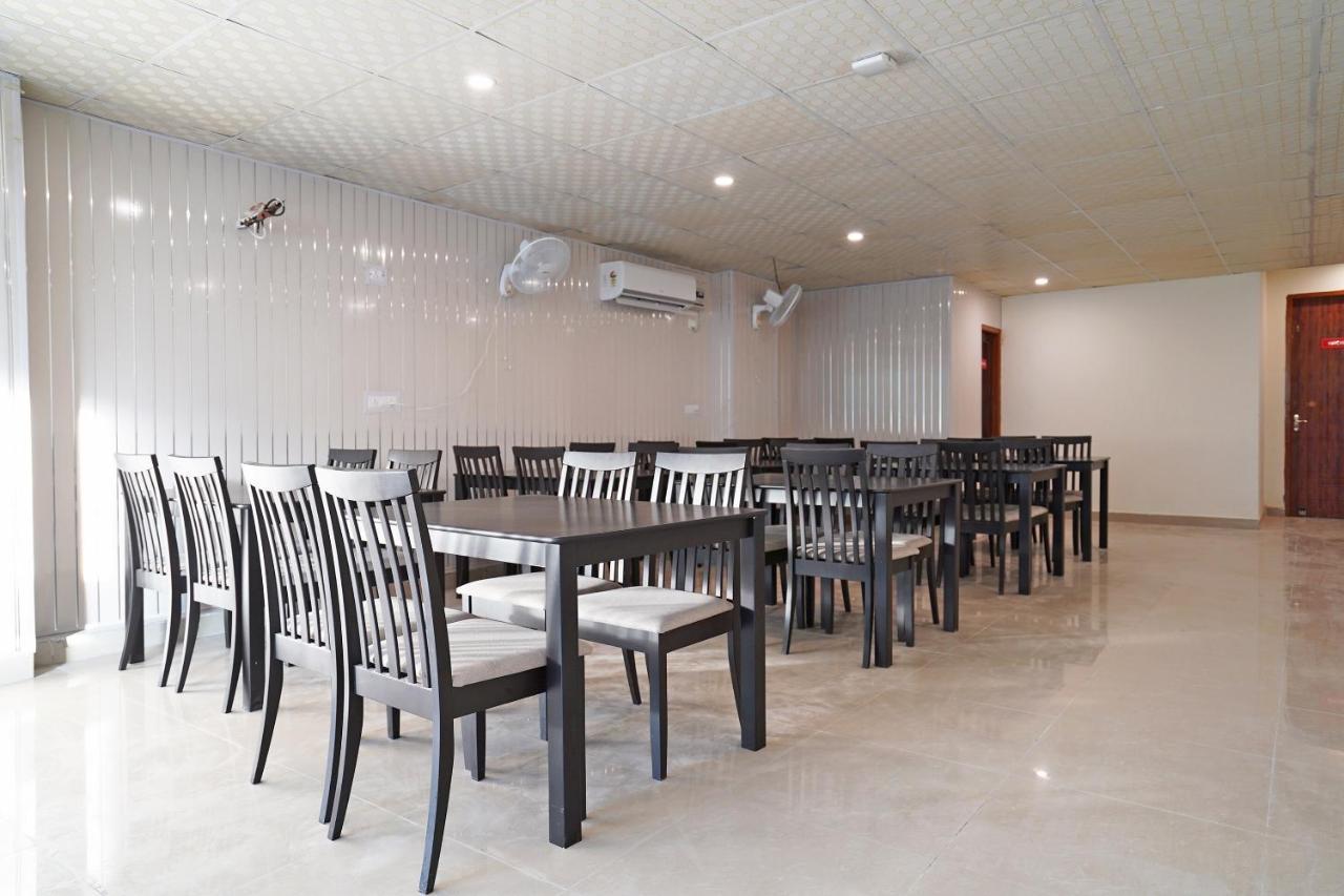 Oyo Flagship 77122 Gmd Vasundhara Ghaziabad Luaran gambar