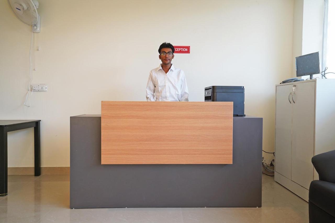 Oyo Flagship 77122 Gmd Vasundhara Ghaziabad Luaran gambar