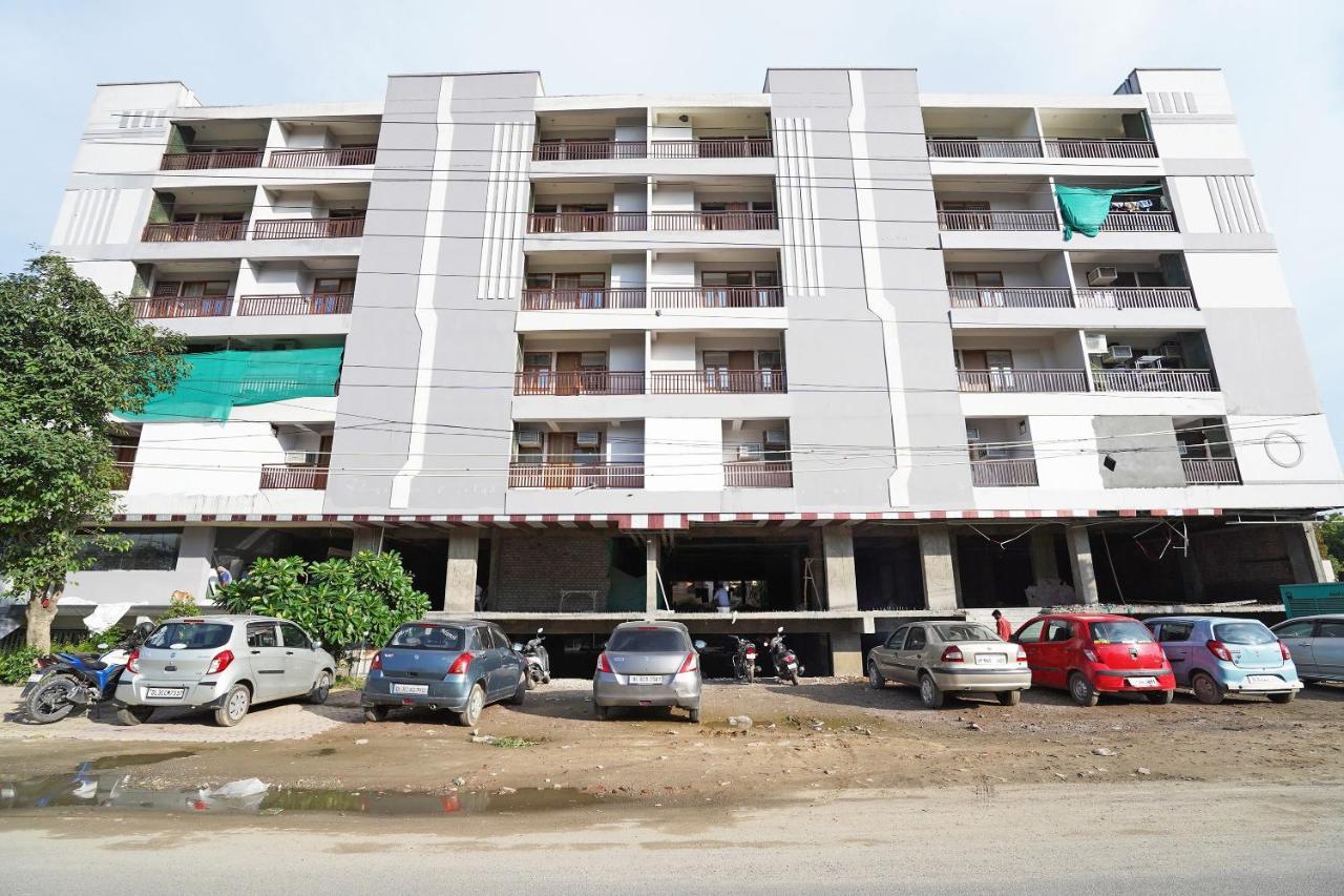 Oyo Flagship 77122 Gmd Vasundhara Ghaziabad Luaran gambar