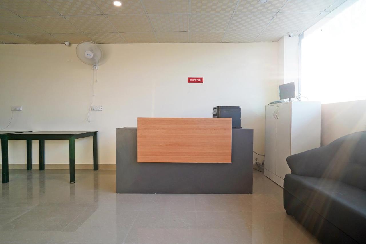 Oyo Flagship 77122 Gmd Vasundhara Ghaziabad Luaran gambar